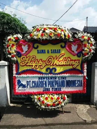 Karangan Bunga Pernikahan Nganjuk